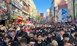 İNCE’YE KARABÜK’TE GENÇLERDEN YOĞUN İLGİ
